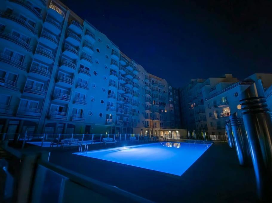 Cozy Studio With Pool Close To The Sea Oostende Buitenkant foto