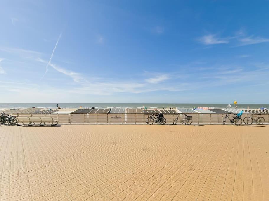 Cozy Studio With Pool Close To The Sea Oostende Buitenkant foto